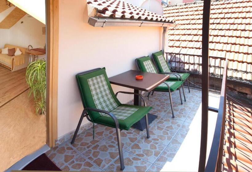 침실 1개 발코니 아파트, House Sandra