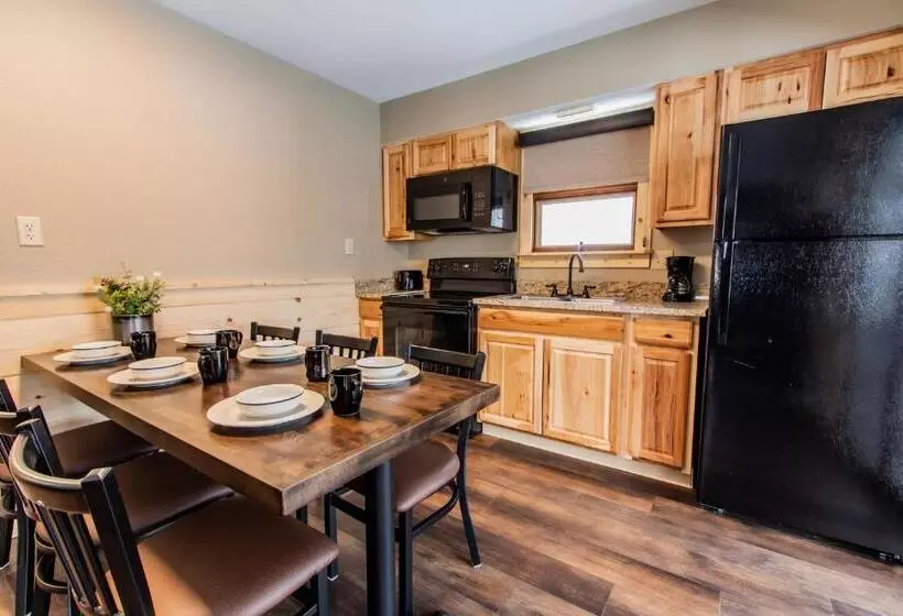 Deluxe-bungalow, Burr Oak Lodge And Conference Center