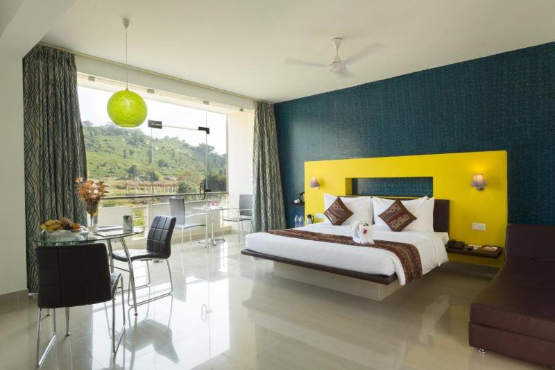 Классический Номер, Sterling Yelagiri