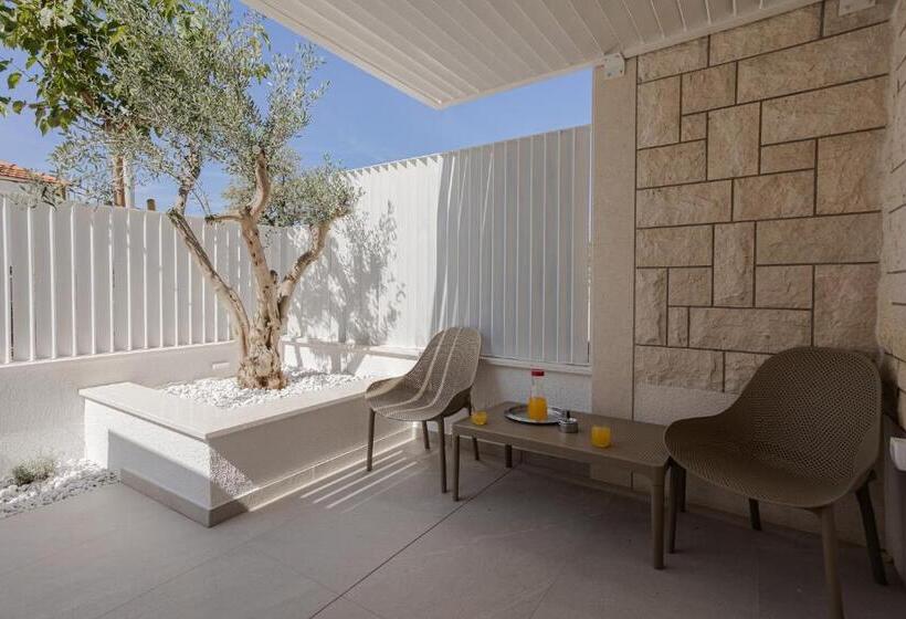 スーペリアールーム, Villa Miki