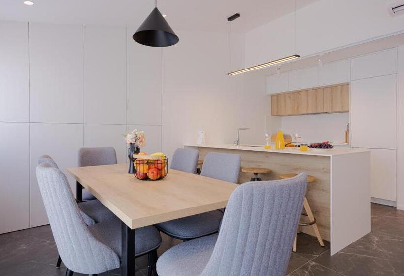 １ベッドルームペントハウスアパート, Villa Miki