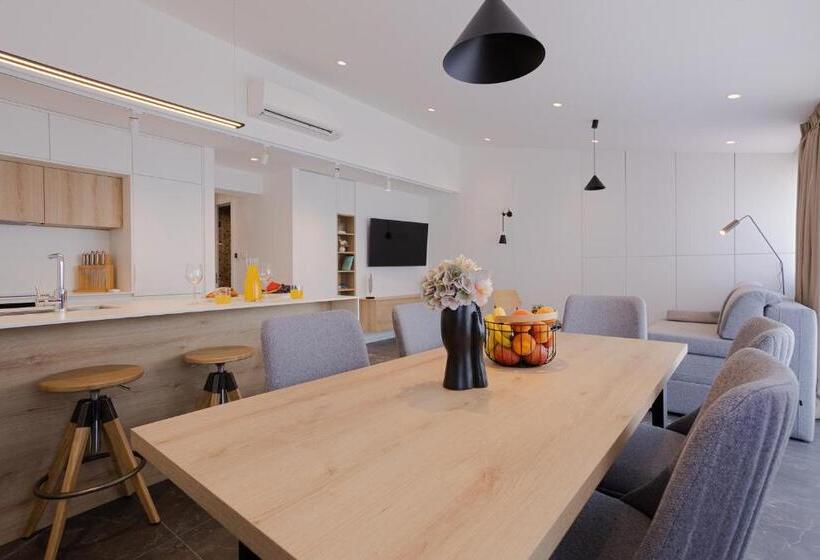 １ベッドルームペントハウスアパート, Villa Miki