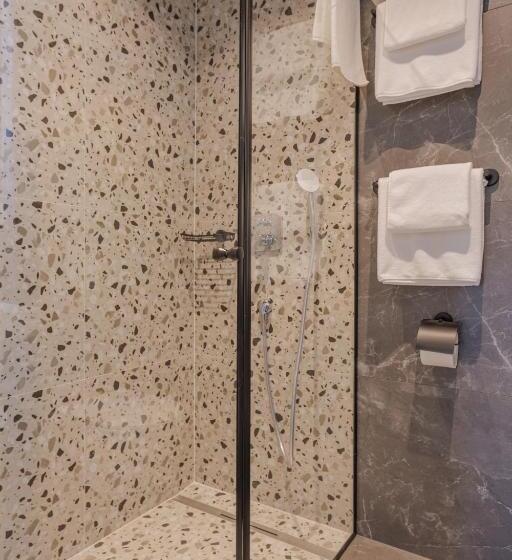 １ベッドルームペントハウスアパート, Villa Miki