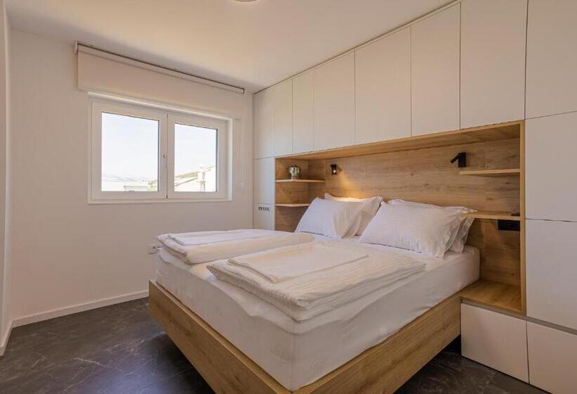 １ベッドルームペントハウスアパート, Villa Miki