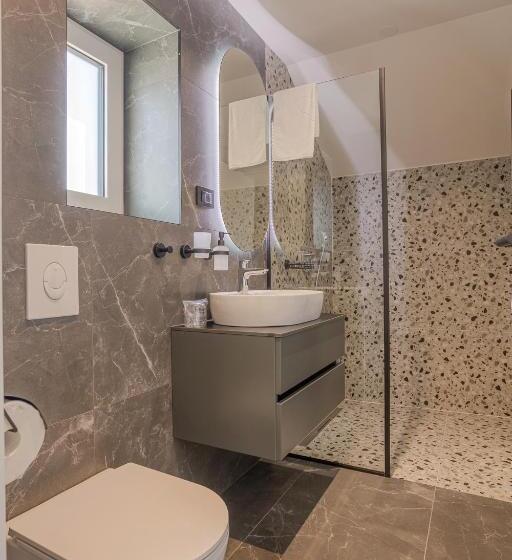 １ベッドルームペントハウスアパート, Villa Miki