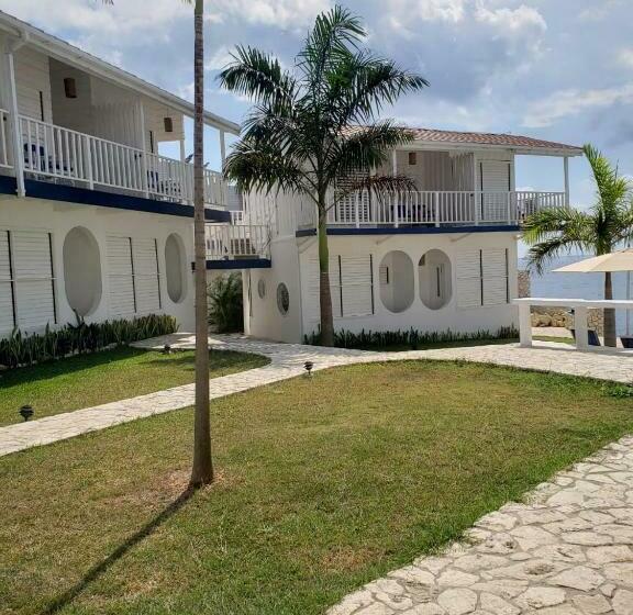 اتاق لوکس با چشم‌انداز دریا, Begoña Cliff