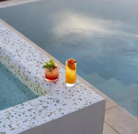 سوییت با چشم‌انداز دریا, Santo Mine Oia Suites