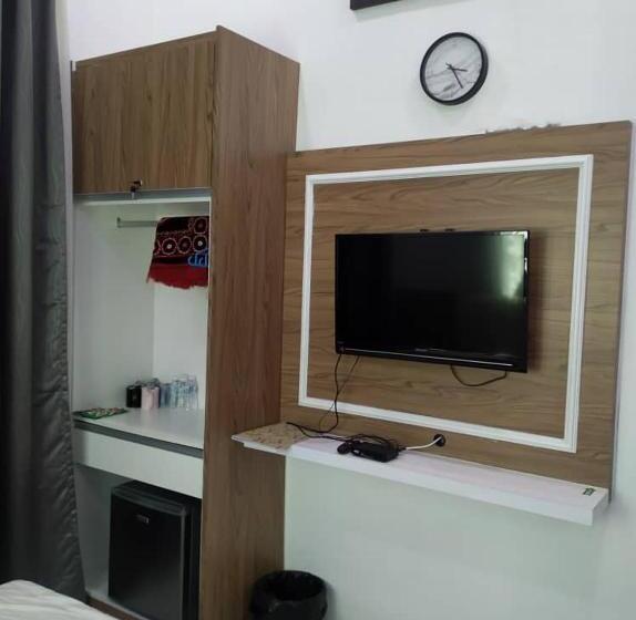 سوییت سوپریور, Captain S Cabin Resort   Naval Heritage