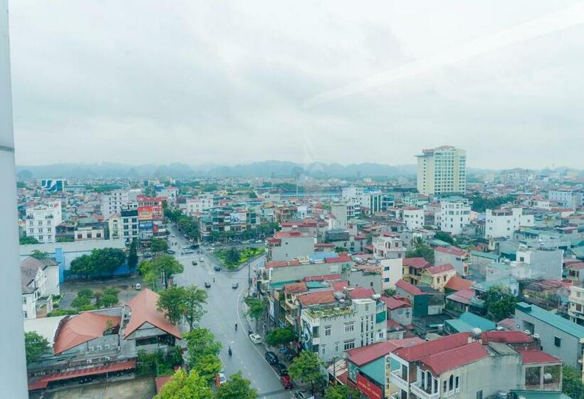 اتاق لوکس با تخت بزرگ, Binh An Nhien