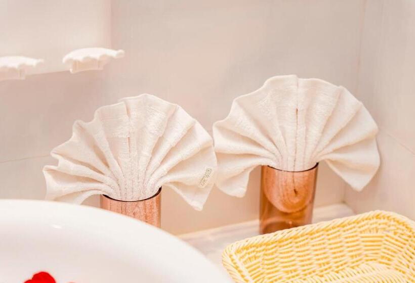 اتاق لوکس چهار تخته, Binh An Nhien