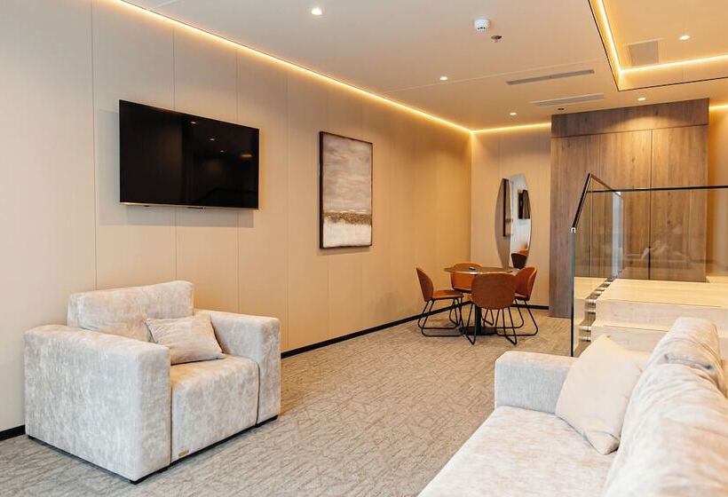 إستوديو ديلوكس, Medistone