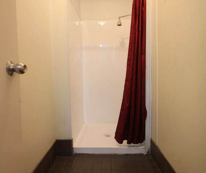 سرير فى غرفة مشتركه, Dolphin Retreat Bunbury   Hostel