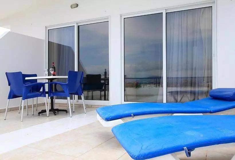 1 Bedroom Penthouse Apartment, Christiana Hotel Apartments
