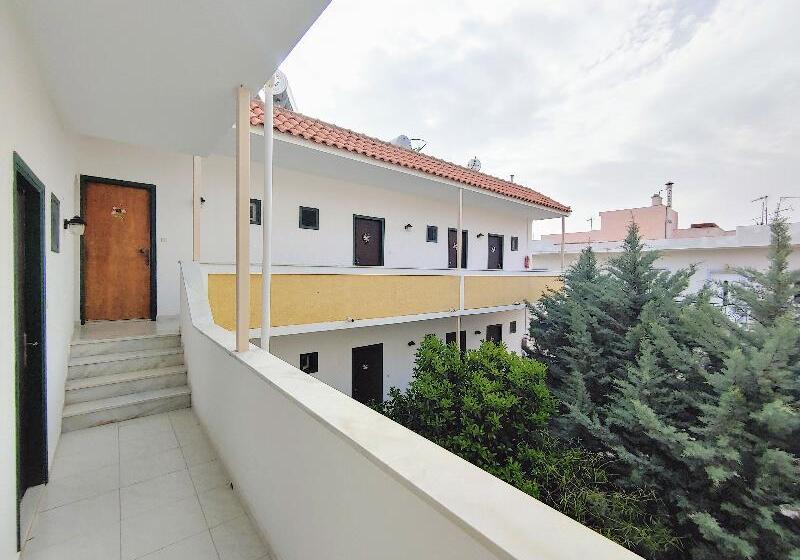 غرفة قياسية مزوَّدة بشُرفة, Aegina