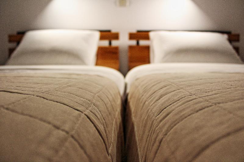 غرفة قياسية مزوَّدة بشُرفة, Aegina