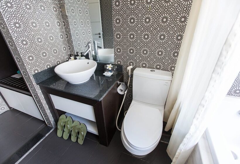 اتاق لوکس با چشمانداز شهر, Flora