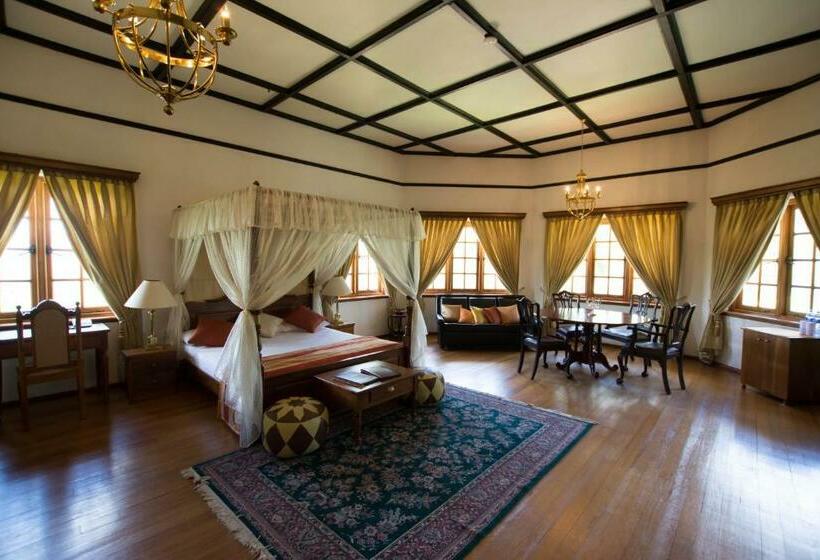 Трехместный Номер Deluxe, Governor's Mansion