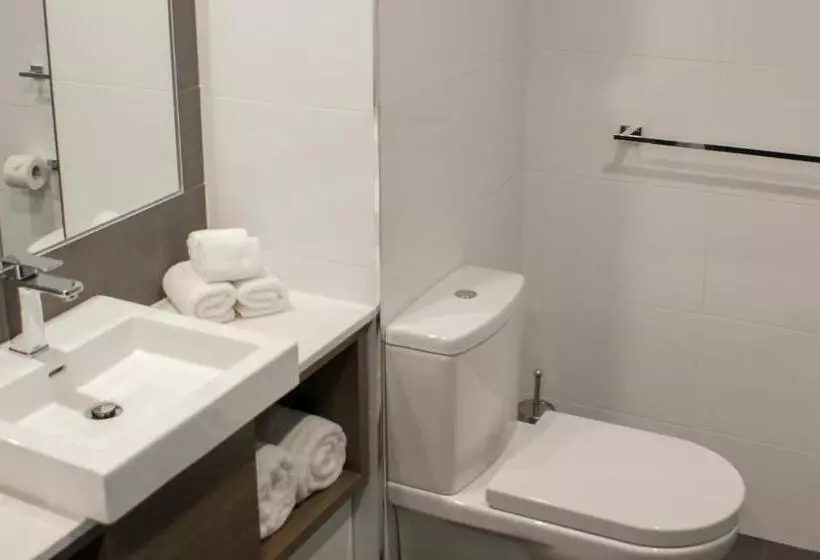 キングサイズベッドのスタンダードルーム, Mercure Sunshine Coast Kawana Waters