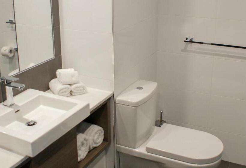 디럭스 룸 킹사이즈 침대, Mercure Sunshine Coast Kawana Waters