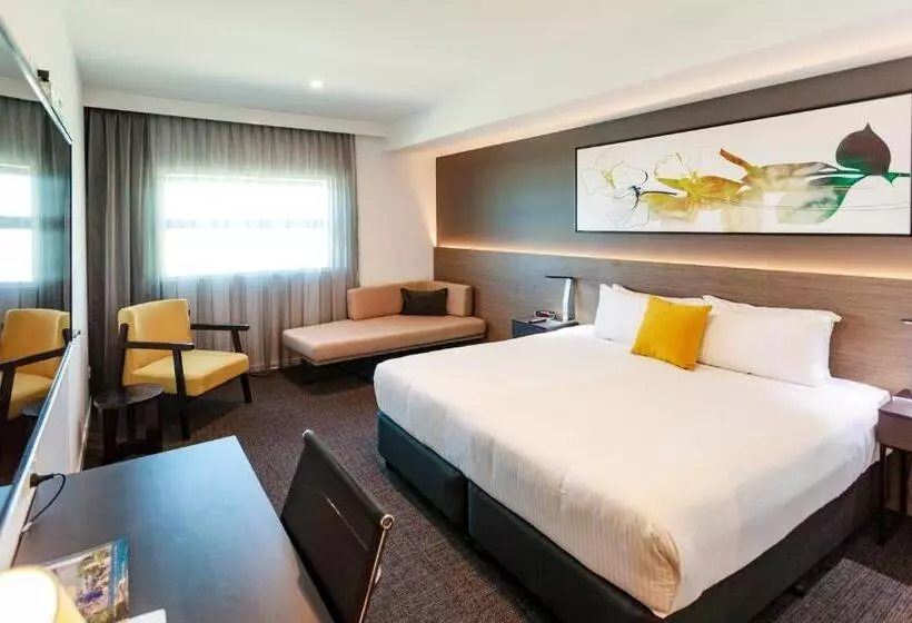キングサイズベッドのスタンダードルーム, Mercure Sunshine Coast Kawana Waters
