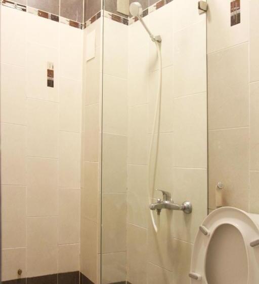 Economy Triple Room, Ngoc Minh