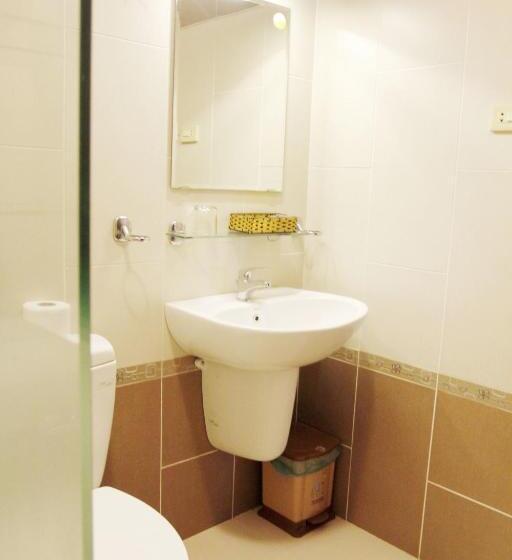 اتاق سوپریور, Ngoc Minh