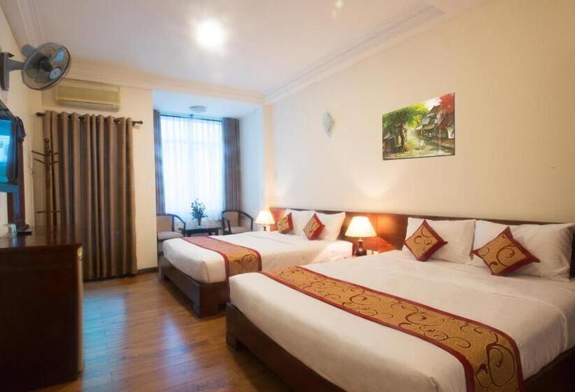 اتاق خانوادگی, Ngoc Minh