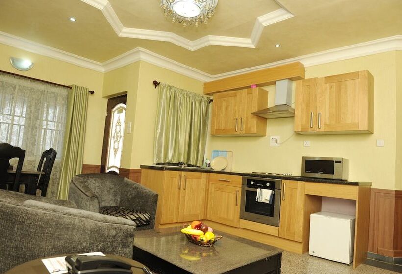 سوییت خانوادگی, R&a City