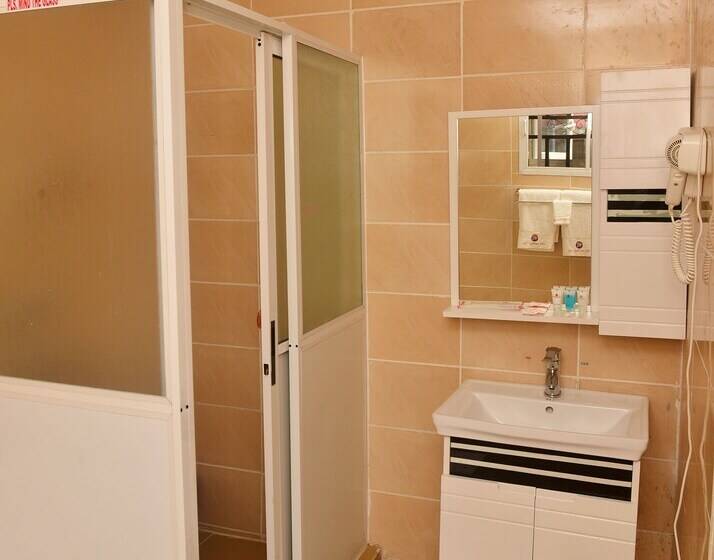 سوییت خانوادگی, R&a City