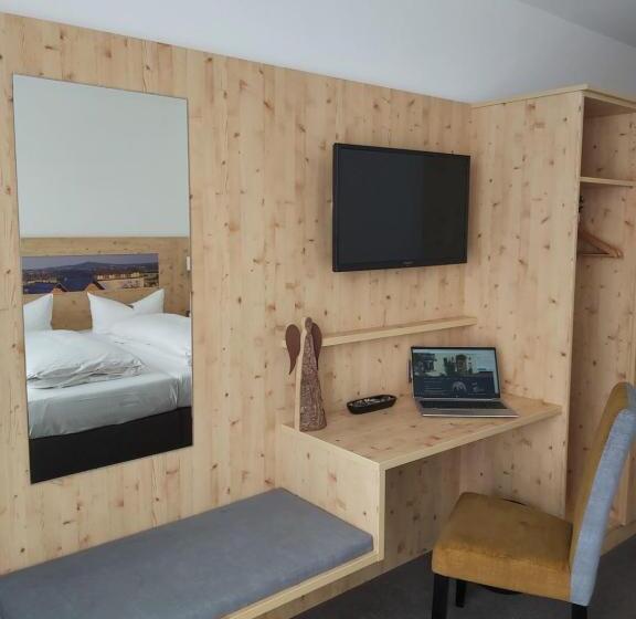 Номер Deluxe, & Restaurant Engel