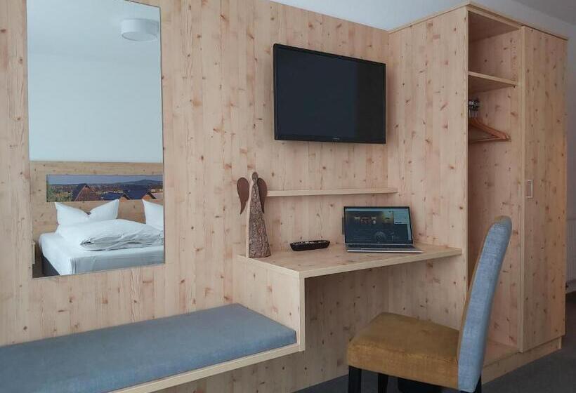 Номер Deluxe, & Restaurant Engel