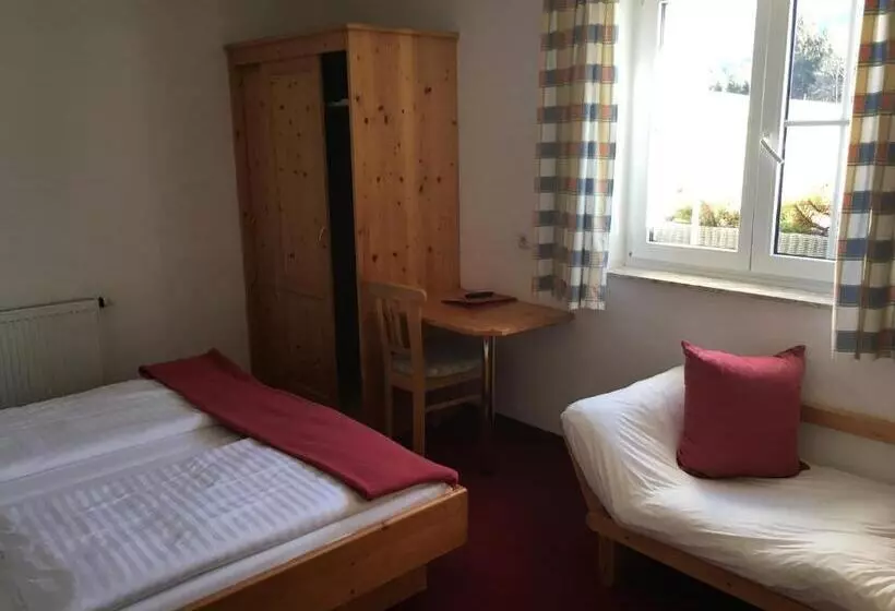 اتاق اکونومی یک تخته, Zistelberghof