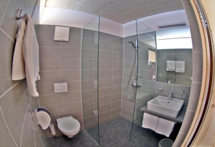 اتاق استاندارد با چشم‌انداز کوهستان, Zistelberghof