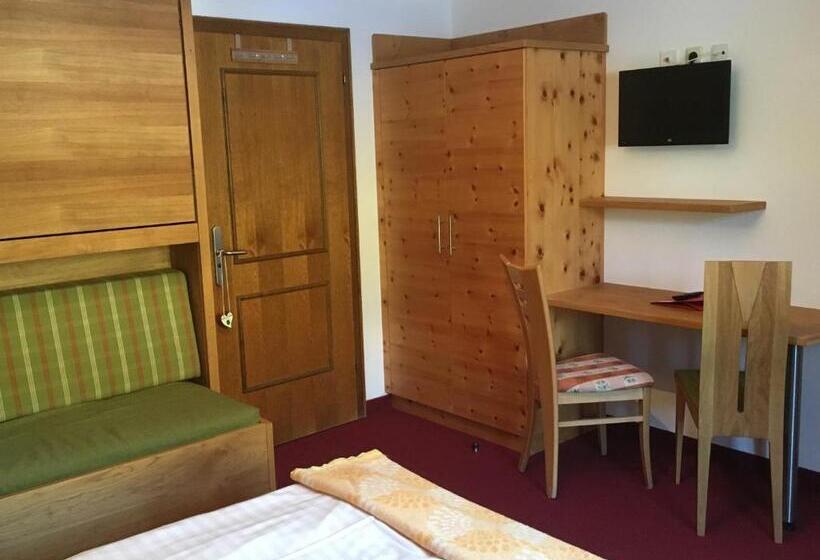 اتاق استاندارد با بالکن, Zistelberghof