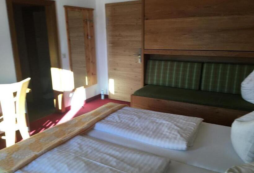 اتاق استاندارد با بالکن, Zistelberghof