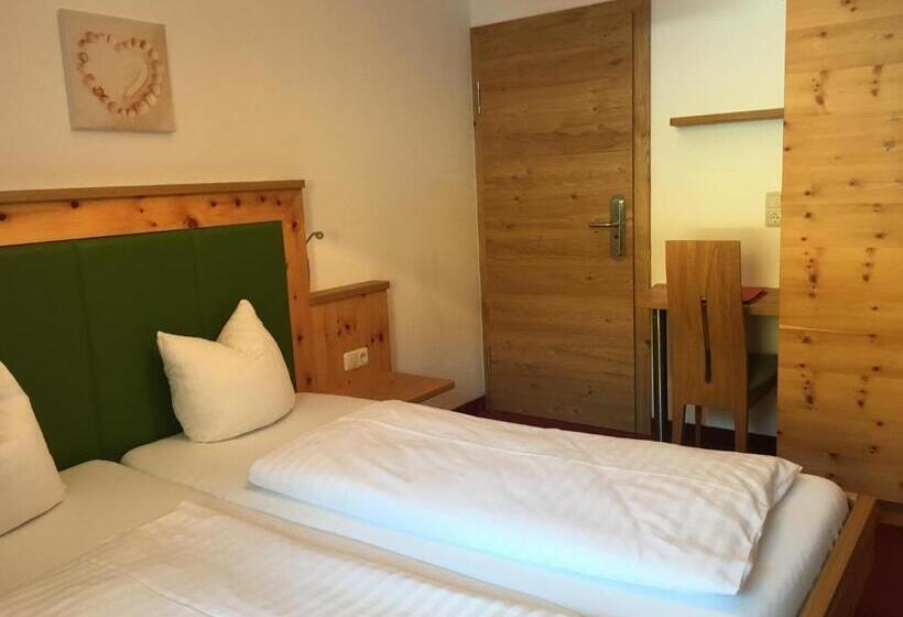 اتاق استاندارد با بالکن, Zistelberghof