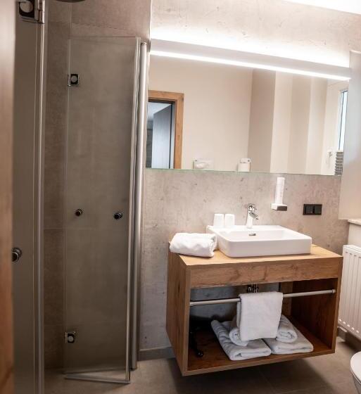 اتاق اکونومی, Zistelberghof