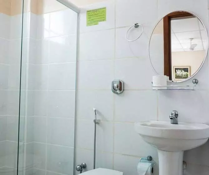 اتاق استاندارد سه نفره, Lord Hotel Camburi