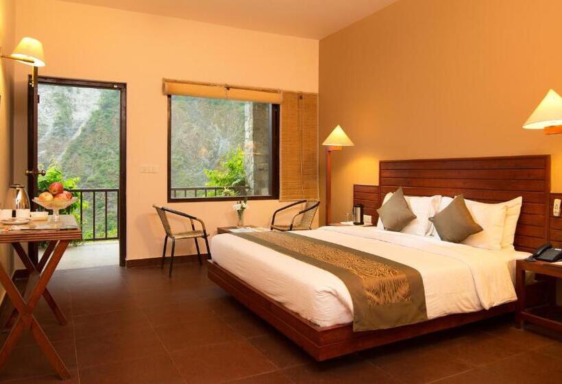 غرفة بريميوم, Sterling Corbett