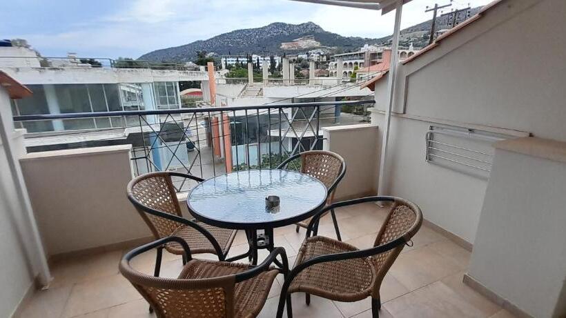 חדר משפתחתי סופריור, Serenity Tolo