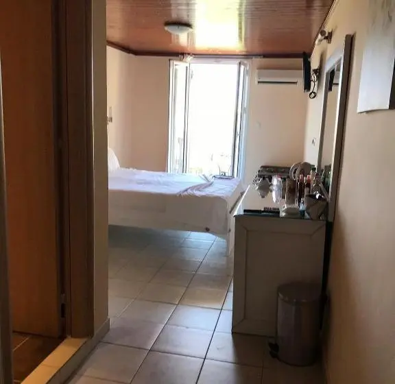 اتاق استاندارد با چشمانداز استخر, The Senses Tsilivi by Zante Plaza