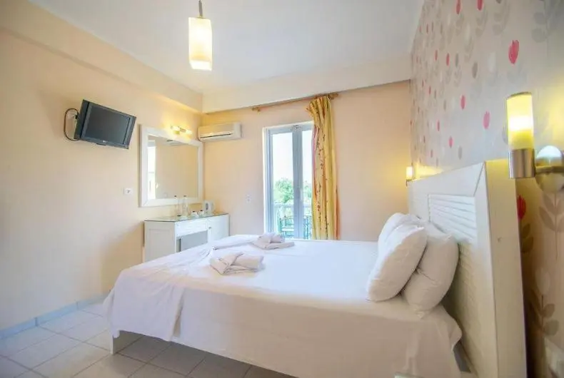 اتاق استاندارد با چشمانداز استخر, The Senses Tsilivi by Zante Plaza