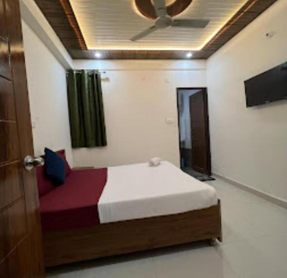 Номер Deluxe, Goroomgo Satya Dehradun