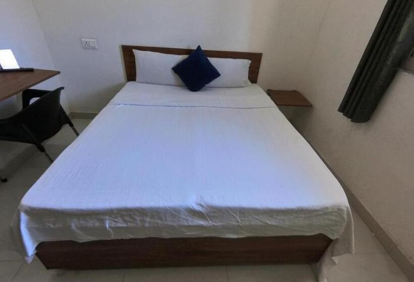 Номер Deluxe Кровать Кинг, Goroomgo Satya Dehradun