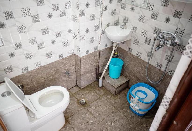 Номер Deluxe Кровать Кинг, Goroomgo Satya Dehradun