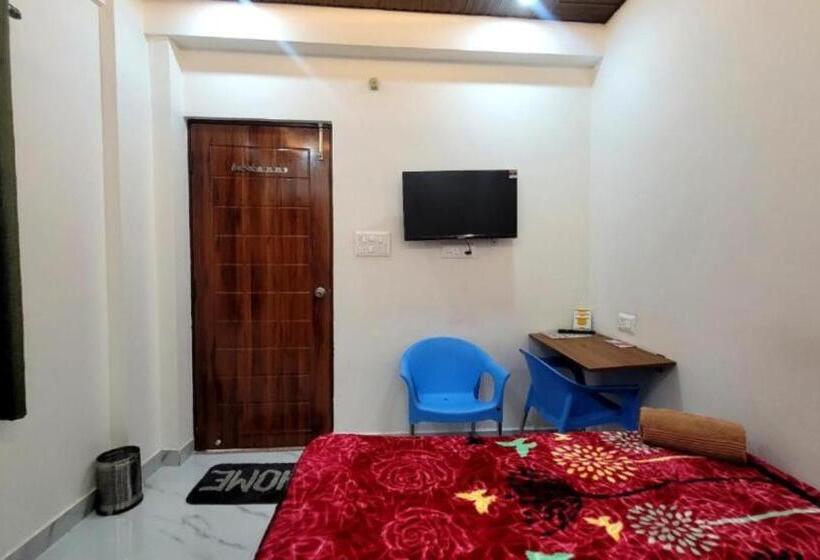 Номер Deluxe, Goroomgo Satya Dehradun