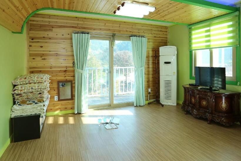 Четырехместный Номер Стандарт, Gongju Magoksa Healing Pension