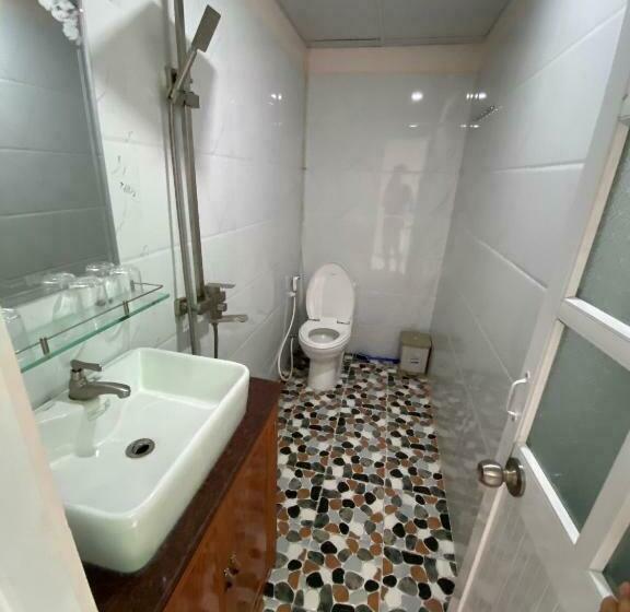 اتاق استاندارد, Hoang Anh