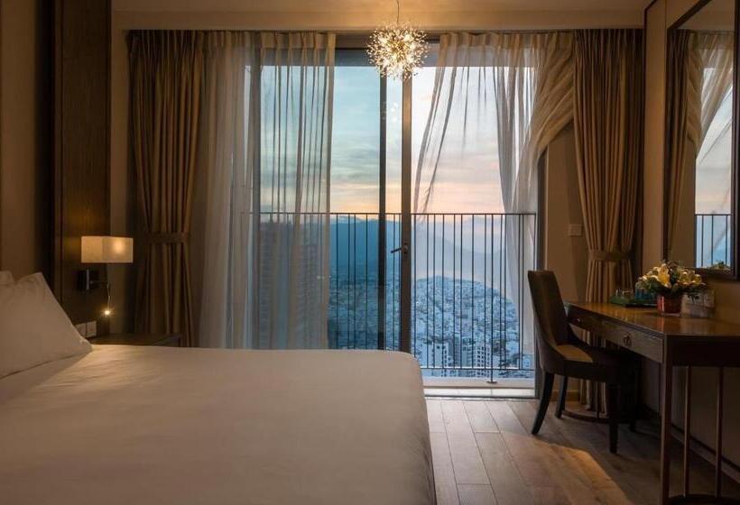 اتاق لوکس با بالکن, Capital Panorama Apartment