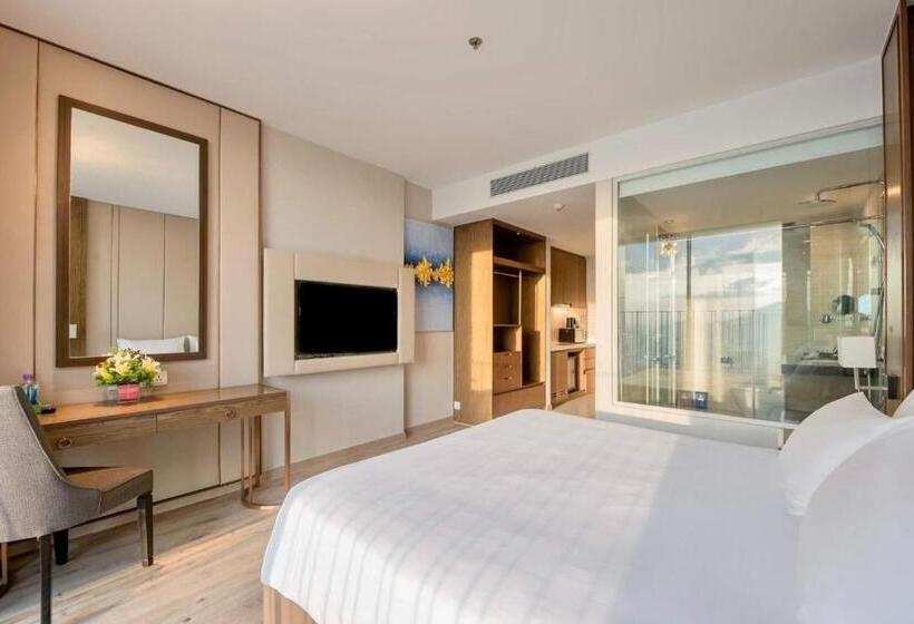 اتاق لوکس با بالکن, Capital Panorama Apartment